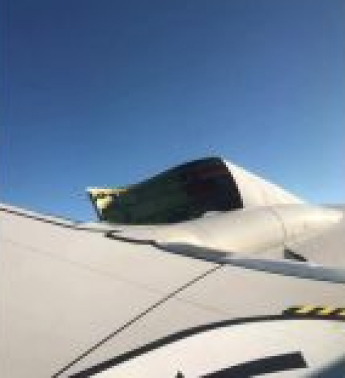 Dall'oblò vedono il motore che si scoperchia al decollo, terrore tra i passeggeri a bordo del volo United Airlines