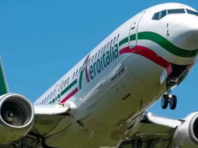 Volo Aeroitalia da Cagliari a Milano Linate, incubo sull’aereo per una perdita di pressione in cabina