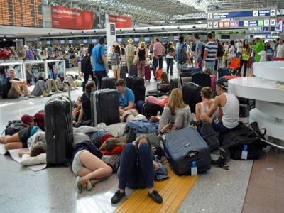 Allarme all'aeroporto di Monaco donna elude i controlli di sicurezza