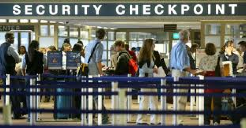 Check-in: tornano i liquidi nel bagaglio a mano.