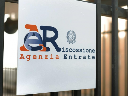 Agenzia delle Entrate - Riscossione non può farsi difendere da avvocati esterni del "libero foro"