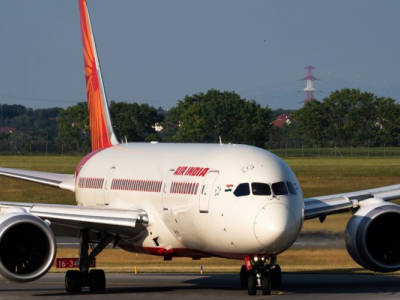 Panico tra i passeggeri sul volo Delhi – Londra: perdita d'acqua dal tetto dell’aereo a metà del viaggio a lungo raggio