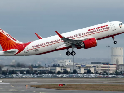 India, aereo esce fuori pista e si spezza in due. È successo all’aeroporto di Kozhikode nel Kerala - VIDEO