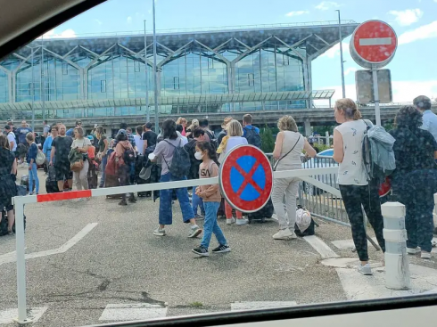 Allarme bomba all'aeroporto binazionale di Basilea-Mulhouse-Friburgo