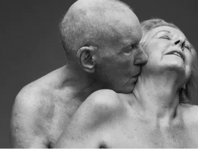 "Let's Talk The Joy of Later Life Sex", campagna sul sesso nella vecchiaia sta provocando scalpore.