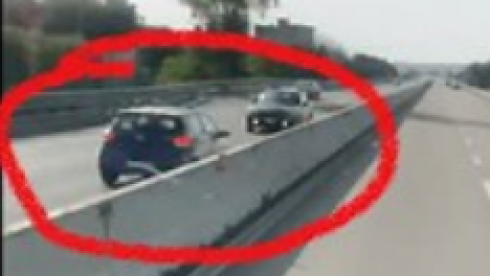 Video shock: auto viaggia contromano sulla Statale 16, due morti e un ferito.