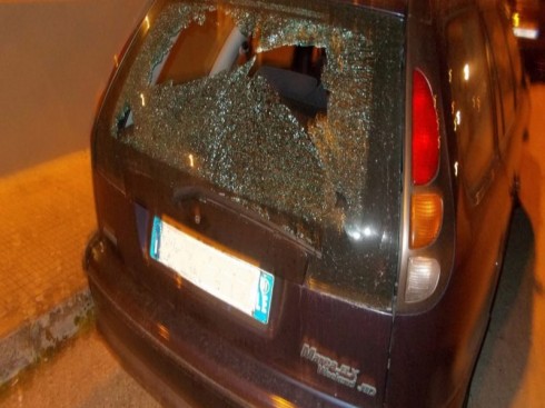 auto atto vandalico auto atto vandalico