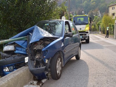 auto contro protezione