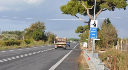 Nuovo giro di vite all’utilizzo indiscriminato degli autovelox sulla strada con doppia linea continua