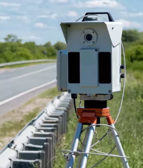 Stop alle truffe degli autovelox: il caso di una foto di un incidente riutilizzata da parte della Polizia in Svizzera