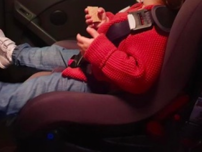 Tragedia in Spagna: una bambina di due anni dimenticata in auto muore per un colpo di calore.