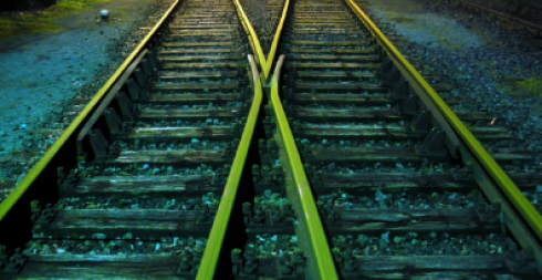 Due sorelle attraversano i binari e muoiono investite dal treno alla stazione ferroviaria di Riccione