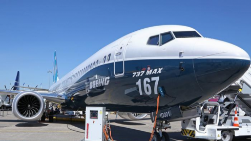 Decine di Boeing 737 MAX sono stati messi a terra per un potenziale difetto elettrico