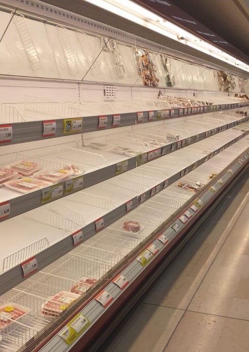 Psicosi da coronavirus. Supermercati assaltati.