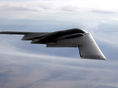 Bombardiere Stealth statunitense da 1 miliardo di dollari fa atterraggio di emergenza in Colorado