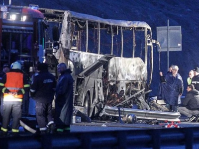 Bulgaria, si schianta autobus a sud di Sofia: almeno 46 morti, 12 sono bambini. 