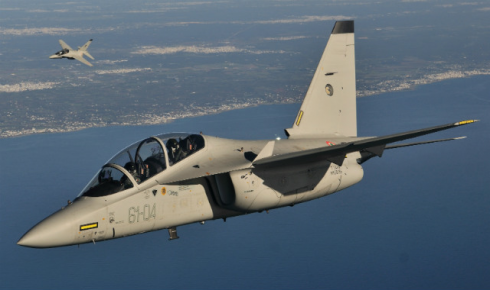Galatina, nuova scuola di addestramento di piloti militari italiani e stranieri destinati alle linee aerotattiche (jet) con l'M-346