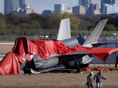 Un caccia F-35B-Lighting II della US Navy Reserve si è schiantato giovedì a Fort Worth, in Texas - VIDEO