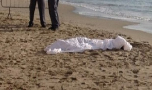 Cadavere di una donna trovato al largo di Durazzo.
