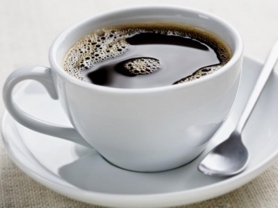 Un buon motivo per bere il caffè: migliora la prestazione al lavoro