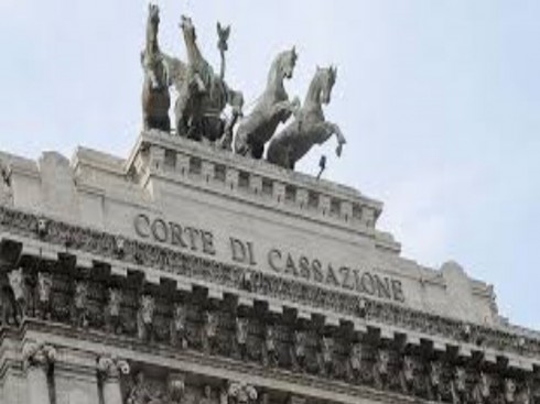 Cassazione, orientamento nuovo: il cliente può provare l’anatocismo della banca anche senza estratti conto.