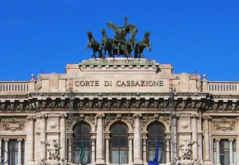 Cassazione, familiari risarciti per la morte della zia. 