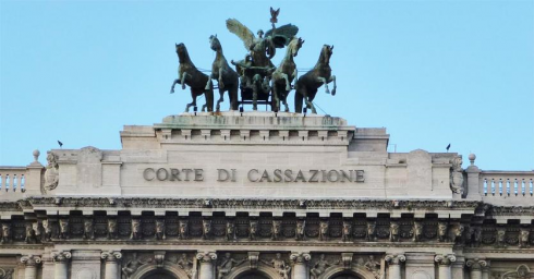 Cassazione: ok all'investigatore per accertare se la malattia del dipendente è vera. 