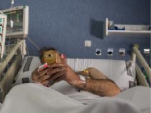 Benessere per i pazienti. Anche quelli in terapia intensiva dell'ospedale Sant Joan di Alicante possono utilizzare il cellulare