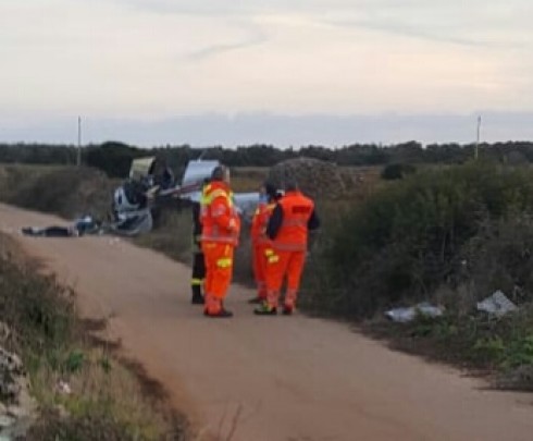 Lecce, precipita ultraleggero sulla provinciale Ugento-Gemini:muoiono pilota e un passeggero