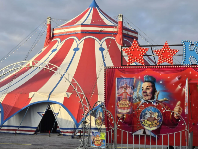 Tragedia al circo, artista cade e muore davanti ai bambini