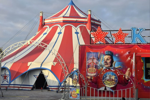 Tragedia al circo, artista cade e muore davanti ai bambini