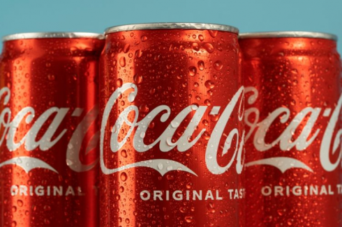 La Coca-Cola richiama più di 70.000 lattine per problemi di contaminazione da metalli
