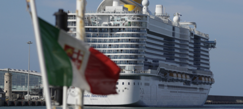 Coronavirus, quarantena su una nave Costa Smeralda per passeggera sospetta.
