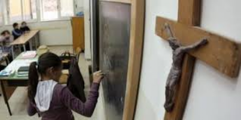 Sezioni unite, nuovo principio di diritto: crocifisso in aula se decidono gli alunni.