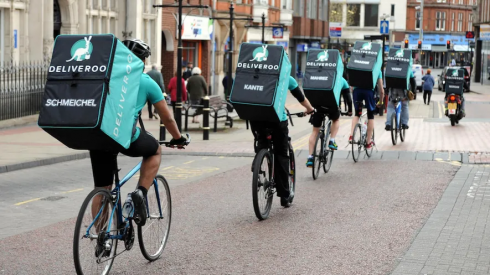 "Lavoro occulto": Deliveroo condannata a 375.000 euro di multa dalla giustizia francese