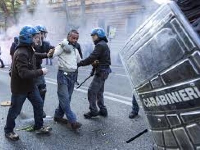 disordini partita coppa Italia 2014 a Roma 