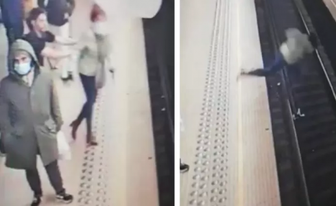 Donna muore dopo essere stata spinta sui binari della metropolitana di New York