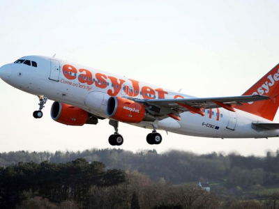 Il passeggero è ubriaco: volo EasyJet  costretto ad atterraggio d'emergenza