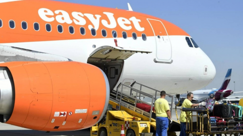 Paura a Malpensa, aereo Easyjet Europe interrompe decollo per l’accensione improvvisa della spia apertura del portellone di carico