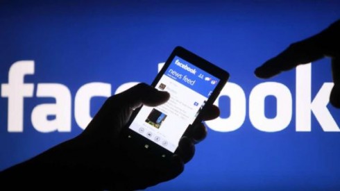 Facebook: gli hacker imitano il social network per rubare i dati identificativi degli utenti.