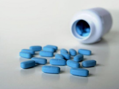 Finisce in ospedale con un'erezione permanente dopo avere assunto falso Viagra