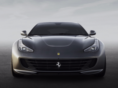 Ferrari avvia due campagne di richiamo:rischio incendio e porte difettose