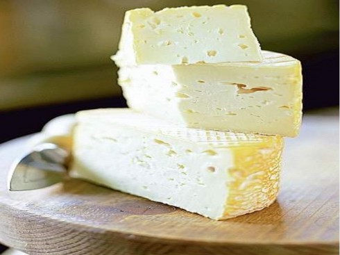 Allerta in Europa per il formaggio pastorizzato di latte vaccino ungherese con Listeria venduto in Italia.