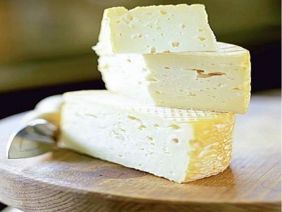 Allerta in Europa per il formaggio pastorizzato di latte vaccino ungherese con Listeria venduto in Italia. 