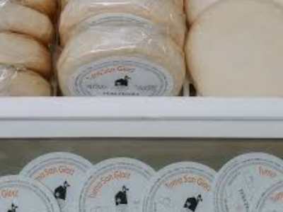 Listeria nel formaggio di pura pecora: il ministero segnala richiamo di diversi lotti di Tuma sant Giorz - Pura pecora