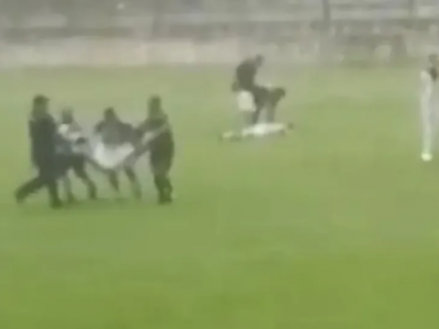 Fulmine sul campo da calcio durante la partita uccide e ferisce giocatori in Brasile – Il video