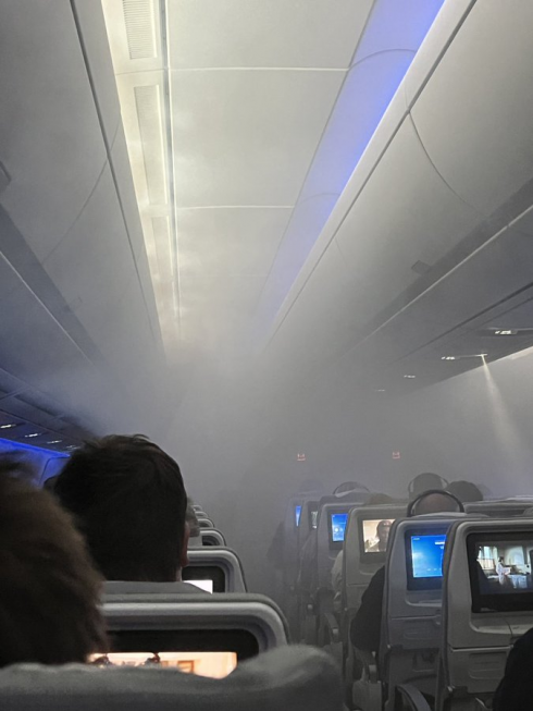 Volo Helsinki - Bangkok, fumo intenso in cabina: aereo Finnair torna indietro