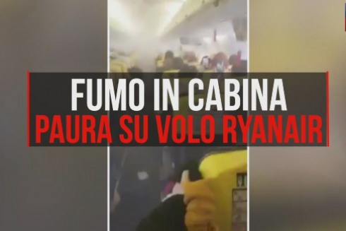 Fumo in cabina dopo il decollo, paura su volo Bucarest - Londra. 