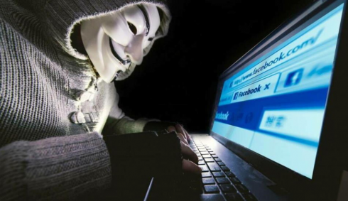 Allerta in rete della Polizia Postale per il furto di profili social: “Avviso contenuto non conforme”