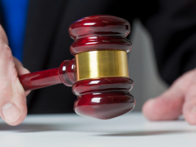 &laquo;Sei una donna, servi il caff&egrave;&raquo;, manager incinta licenziata ma poi reintegrata con sentenza